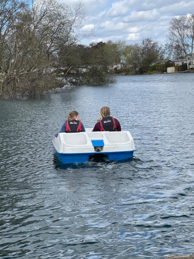 Отель Sunscape Breaks At Tattershall Lakes Экстерьер фото